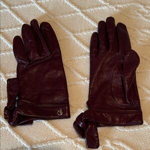 Elegant Burgundy Leather Gloves size 6 1/2